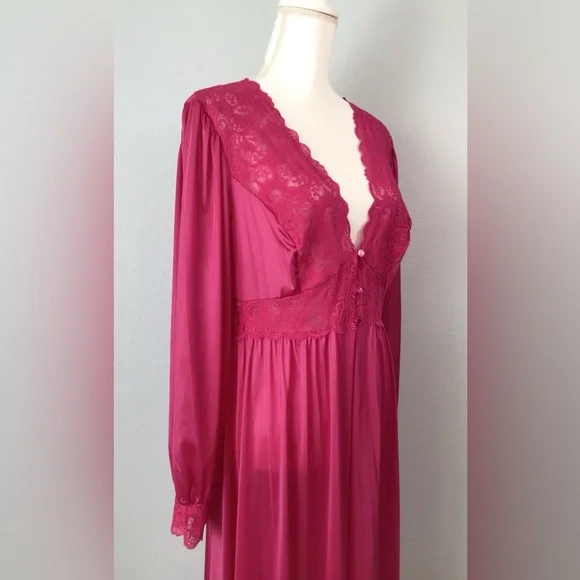 Vtg Shadowline Nylon Robe